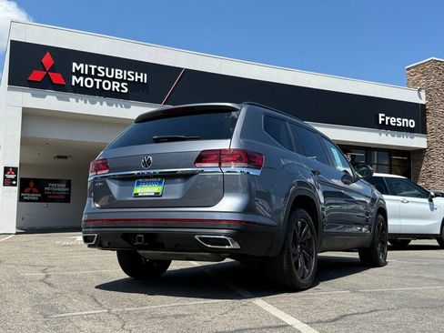 Used 2023 Volkswagen Atlas SE w/ Black Wheel Package FWD image 9