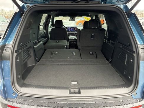 New 2026 Chevrolet Traverse LT w/ LPO, Floor Liner Package image 34
