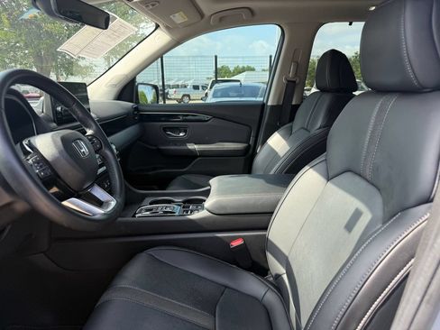Used 2023 Honda Pilot Touring image 10