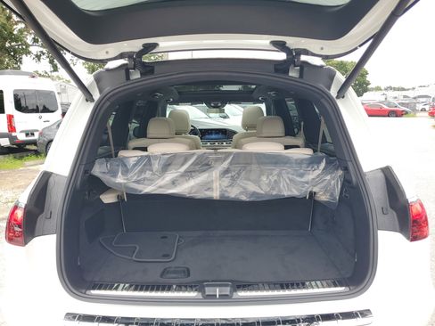 New 2026 Mercedes-Benz GLS 580 4MATIC image 8
