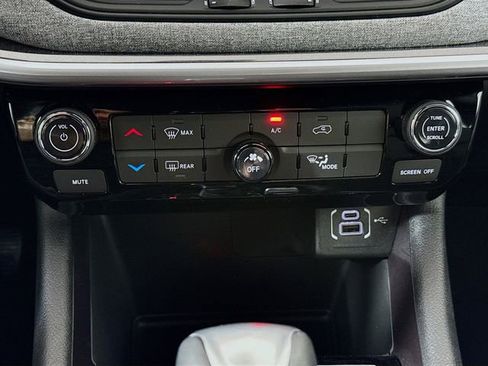 New 2026 Jeep Compass Latitude image 15