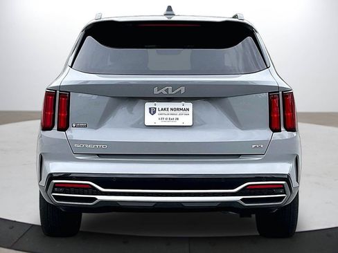 Used 2023 Kia Sorento SX AWD/4WD image 7