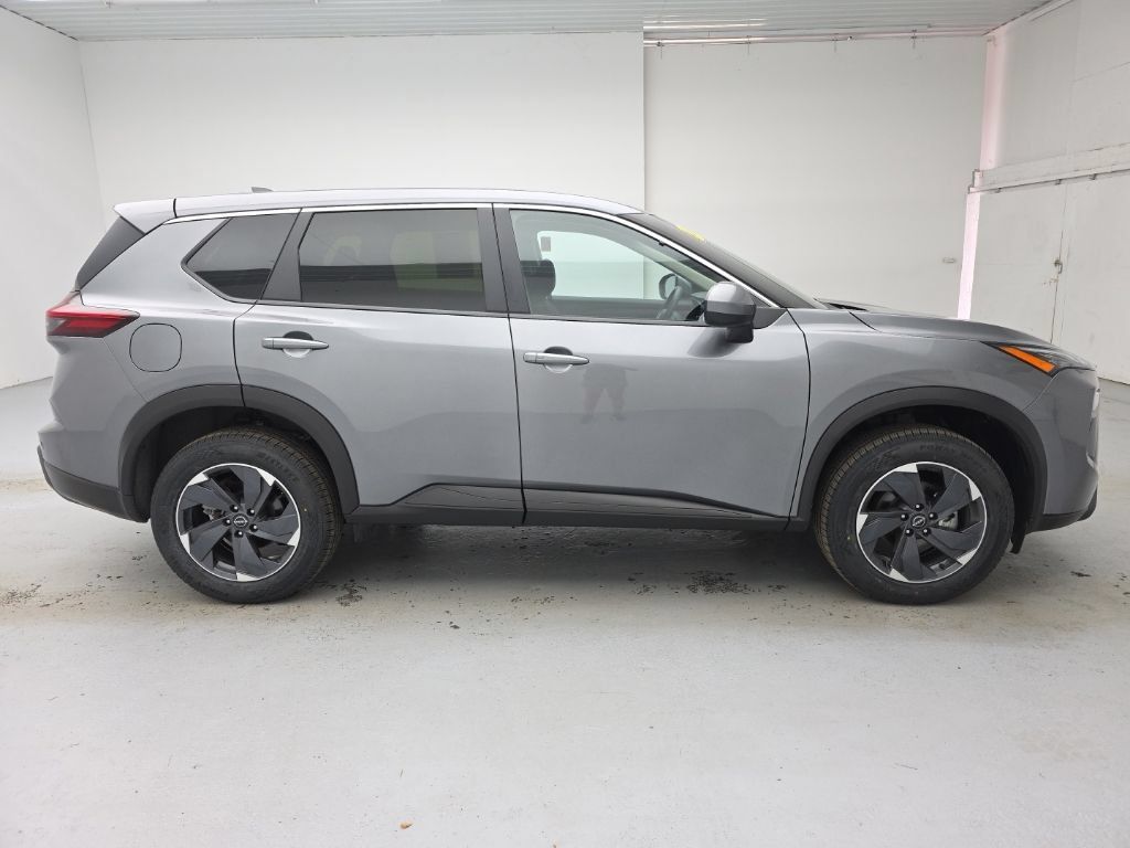 Used 2024 Nissan Rogue SV AWD/4WD image 12