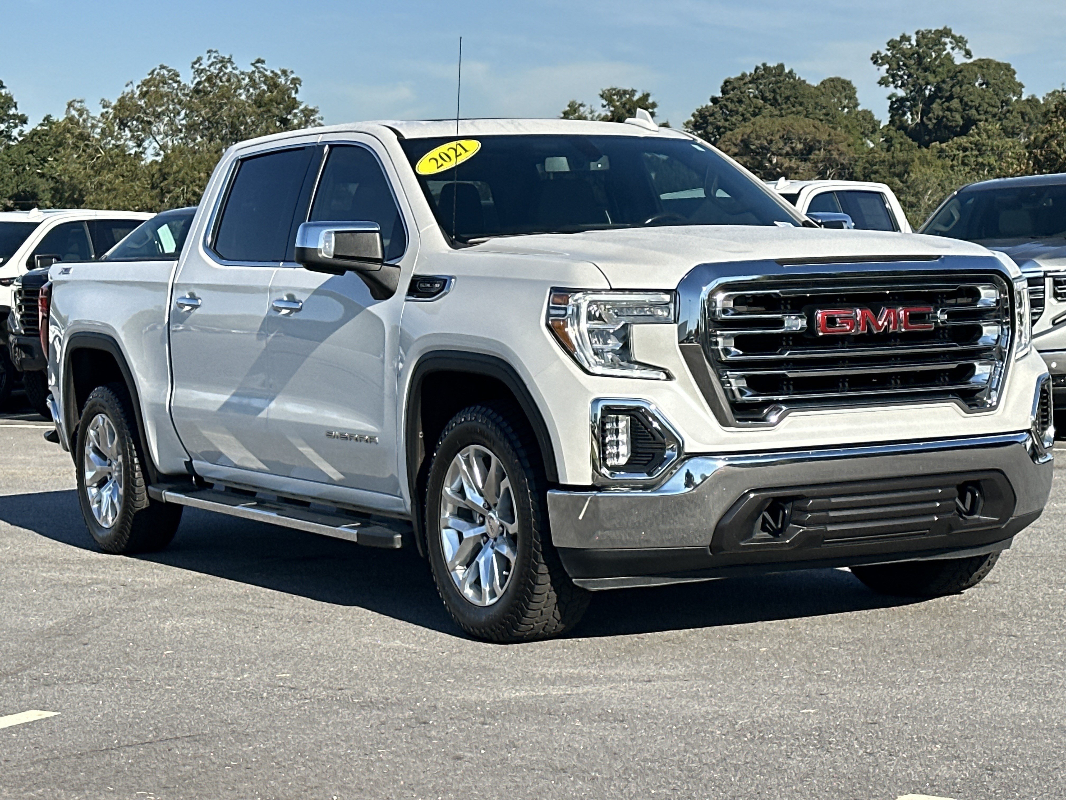 Used 2021 GMC Sierra 1500 SLT w/ SLT Premium Package AWD/4WD image 3