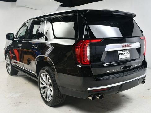 Used 2021 GMC Yukon Denali w/ Denali Premium Package image 10