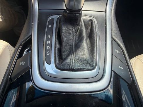 Used 2018 Ford Edge Titanium w/ Equipment Group 302A AWD/4WD image 37