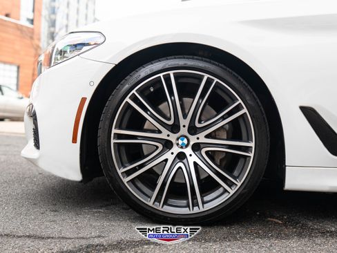 Used 2018 BMW 540i w/ M Sport Package image 9