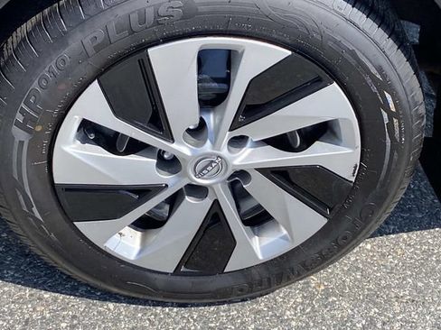 Used 2024 Nissan Altima 2.5 S FWD image 24