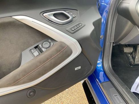 Used 2019 Chevrolet Camaro ZL1 image 21