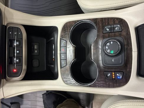 Used 2022 GMC Acadia Denali w/ Denali Ultimate Package AWD/4WD image 24