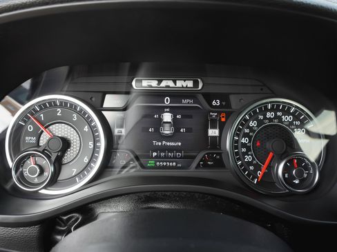 Used 2023 RAM 1500 Laramie AWD/4WD image 18