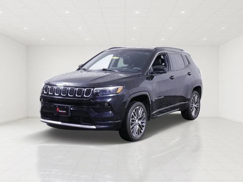 Certified 2023 Jeep Compass Limited w/ Elite Group AWD/4WD image 3