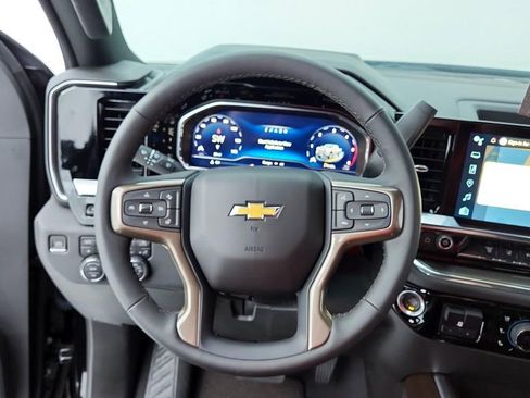 Used 2024 Chevrolet Silverado 2500 High Country w/ Technology Package AWD/4WD image 25