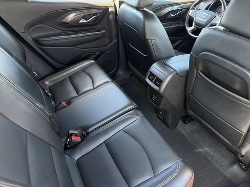 Used 2018 GMC Terrain SLT w/ Preferred Package FWD image 16