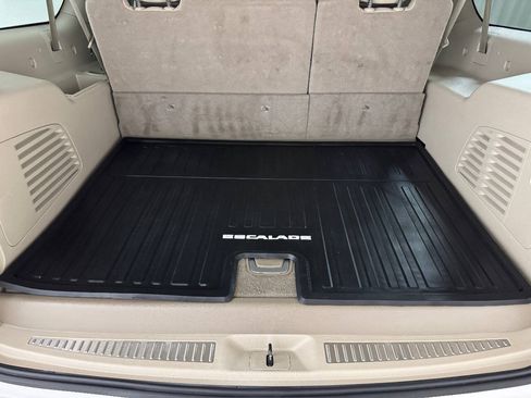 Used 2016 Cadillac Escalade ESV Premium AWD/4WD image 88