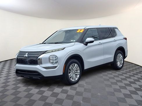 Used 2022 Mitsubishi Outlander ES FWD image 3