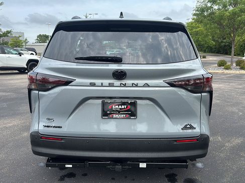 Used 2026 Toyota Sienna XLE Woodland Edition AWD/4WD image 13