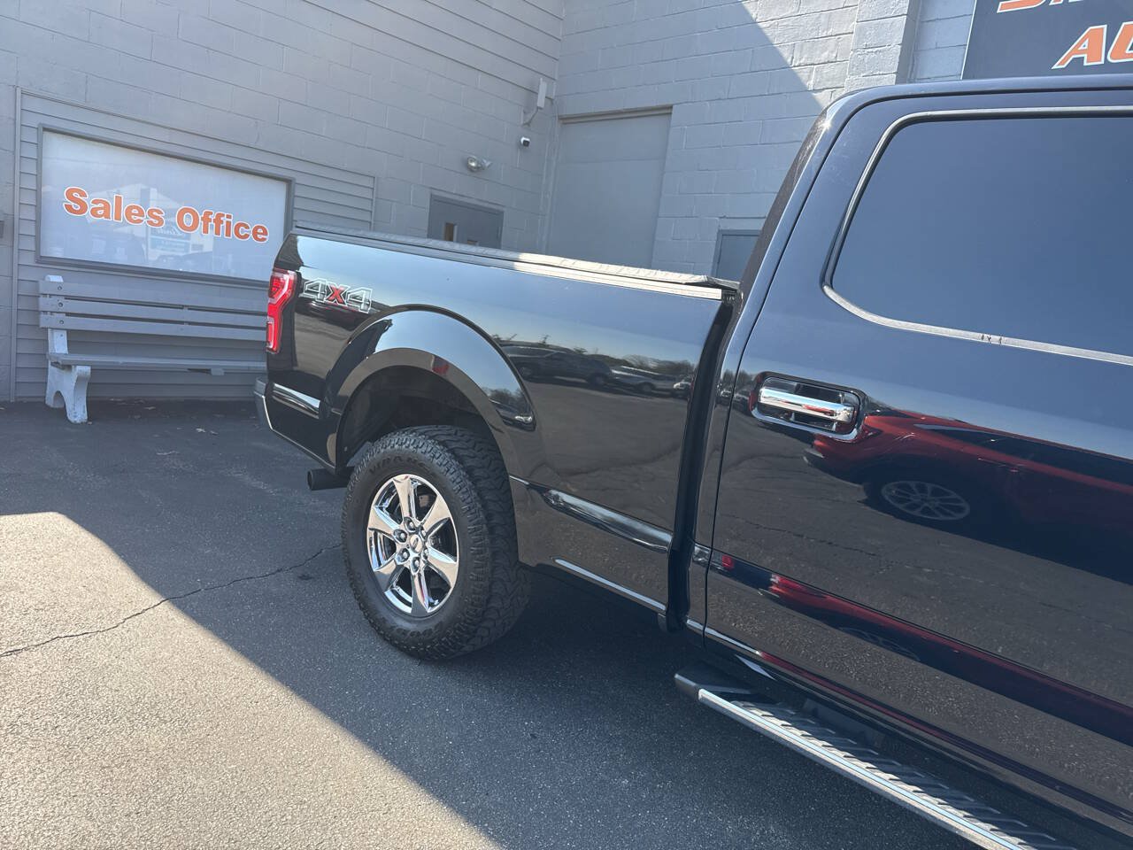 Used 2020 Ford F150 XLT w/ Equipment Group 302A Luxury AWD/4WD image 11