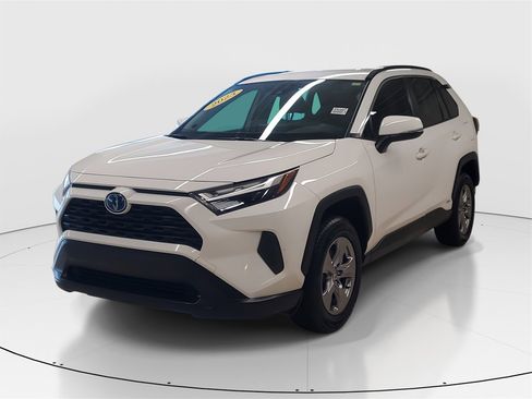 Used 2023 Toyota RAV4 XLE image 3