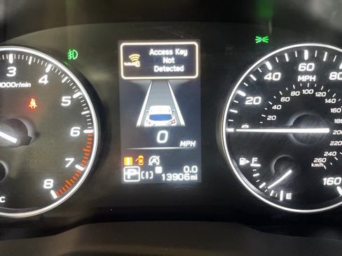 Used 2025 Subaru Crosstrek 2.5i Premium AWD/4WD image 9