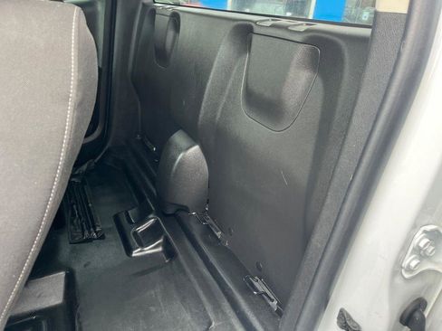 Used 2022 Chevrolet Colorado LT w/ Fleet Safety Package image 22