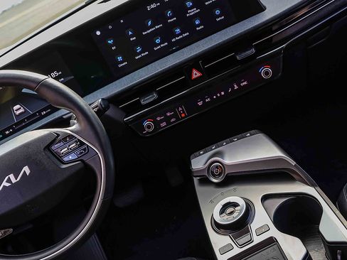 Certified 2024 Kia EV6 Wind w/ Wind Technology Package image 19