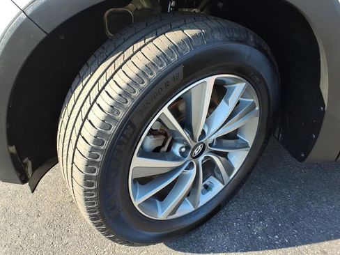 Used 2019 Hyundai Santa Fe SEL image 9