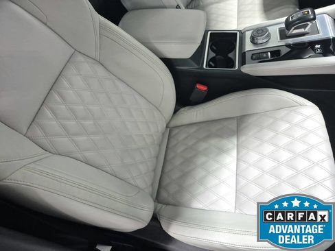 Used 2024 Mitsubishi Outlander SEL AWD/4WD image 25