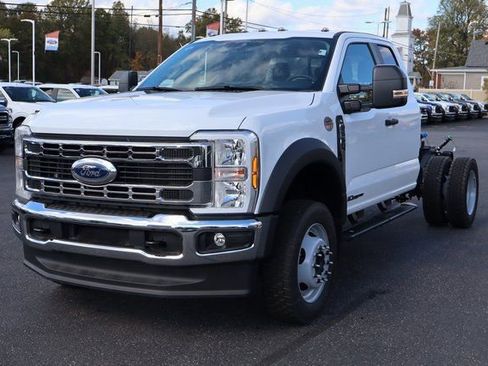 New 2026 Ford F550 4x4 Supercab Super Duty image 13