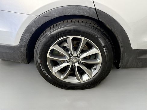 Used 2018 Hyundai Santa Fe SE FWD image 32