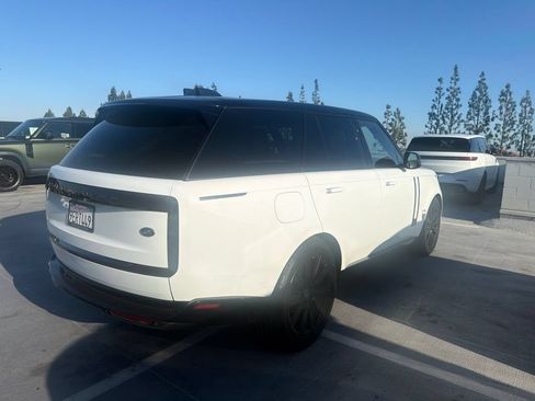 Used 2023 Land Rover Range Rover SE AWD/4WD image 7