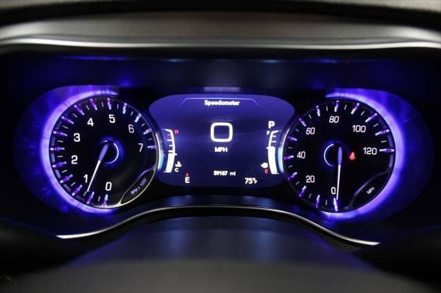 Certified 2025 Chrysler Pacifica Limited FWD image 11