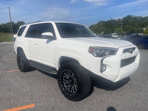 Used 2016 Toyota 4Runner SR5 Premium RWD image 6