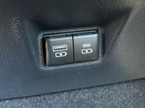 Certified 2025 Toyota Camry LE image 21