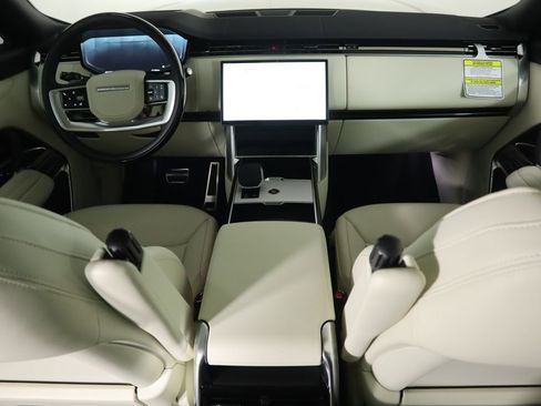 New 2026 Land Rover Range Rover SE AWD/4WD image 13