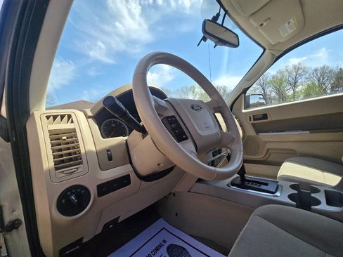 Used 2012 Ford Escape XLT image 19