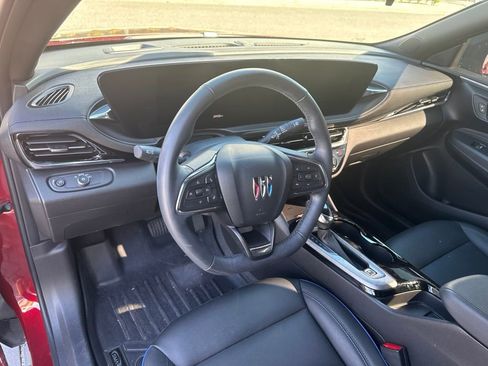 Used 2024 Buick Envista Sport Touring w/ Convenience I Package FWD image 7