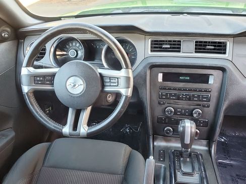 Used 2013 Ford Mustang Convertible RWD image 4