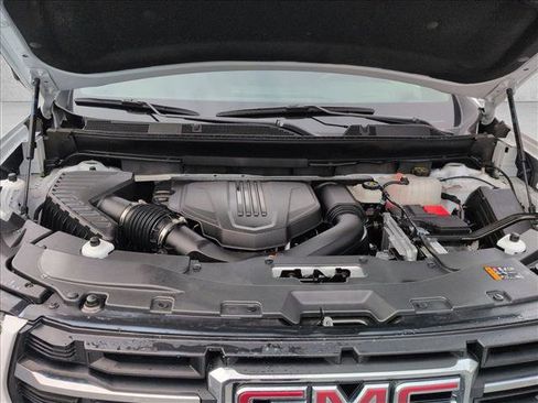 Used 2025 GMC Acadia Elevation image 24