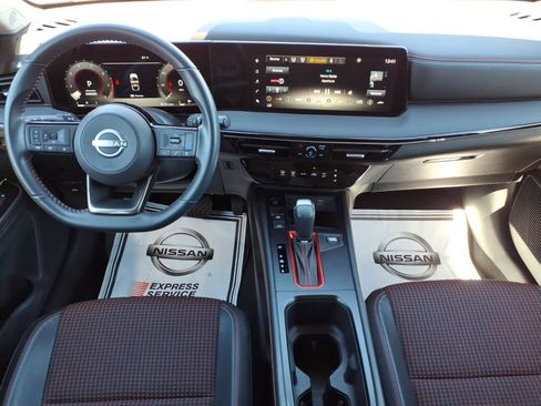 Certified 2025 Nissan Kicks SR image 19