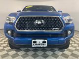 Used 2018 Toyota Tacoma 4x4 Access Cab image 2