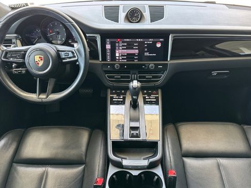Certified 2023 Porsche Macan AWD/4WD image 6