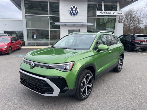 Certified 2025 Volkswagen Taos SEL image 1