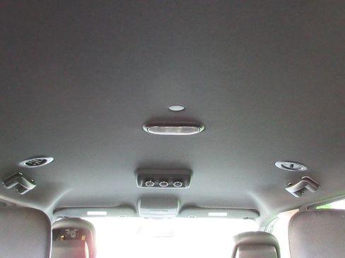 Used 2017 Dodge Grand Caravan SXT FWD image 20