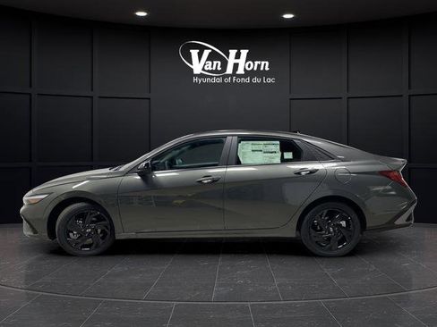 New 2026 Hyundai Elantra SEL Sport image 4