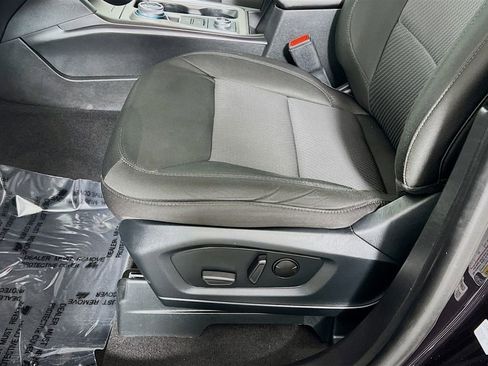 Used 2023 Ford Explorer XLT w/ Class IV Trailer Tow Package image 18