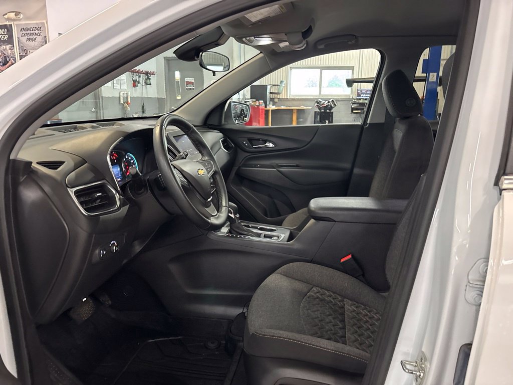 Used 2024 Chevrolet Equinox LT w/ LPO, Floor Liner Package AWD/4WD image 9