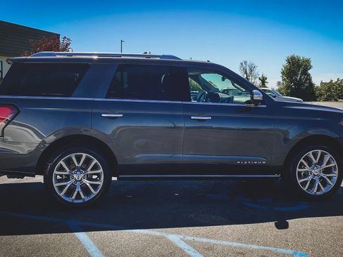 Used 2018 Ford Expedition Platinum AWD/4WD image 10
