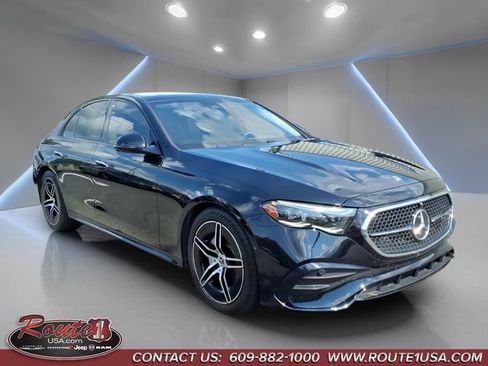 Used 2025 Mercedes-Benz E 350 4MATIC Sedan image 1