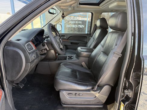 Used 2013 Chevrolet Suburban LT w/ Luxury Package image 11